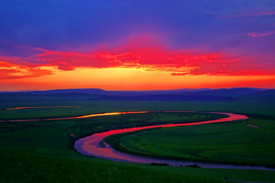 额尔古纳河牧场夕阳