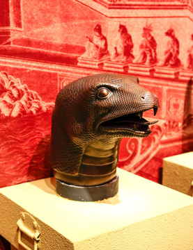 圆明园蛇首 十二生肖兽首铜像