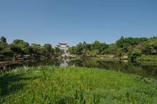 绿水蓝天湖泊