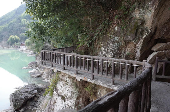 山间游步道