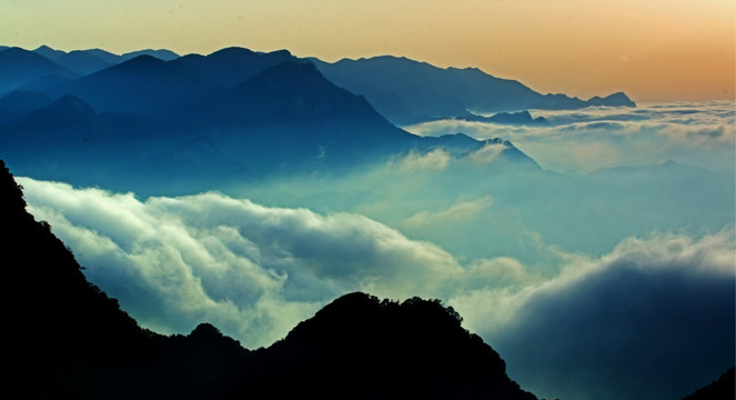 江油观雾山风光