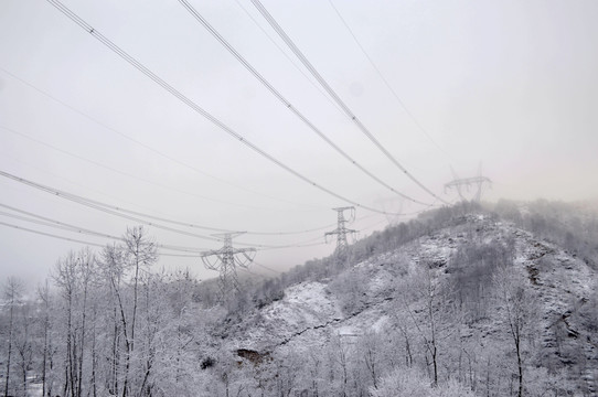 大凉山 彝乡雪景