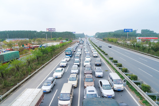 春运高速公路堵车塞车堵塞