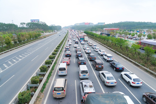 春运高速公路堵车塞车堵塞