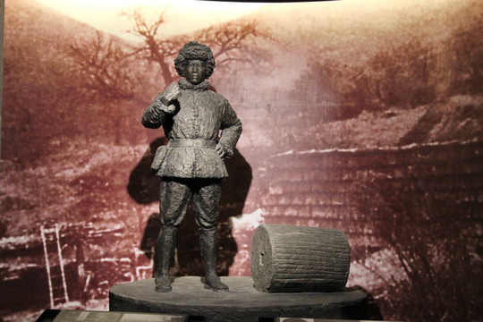 东北抗日日联军军战战士雕像