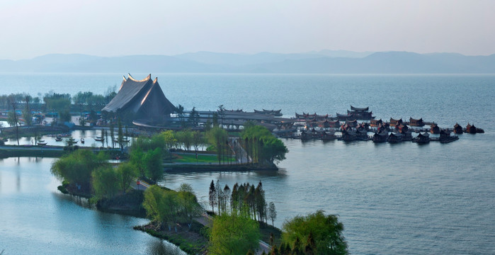 滇池大码头湿地落日高全景图