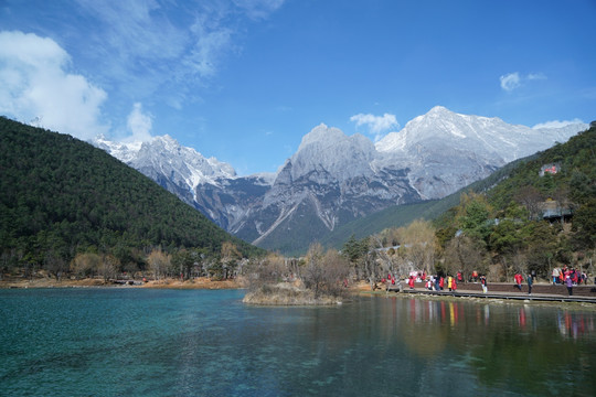 玉龙雪山 蓝月谷 天空