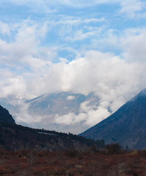 雅鲁藏布江大峡谷风光