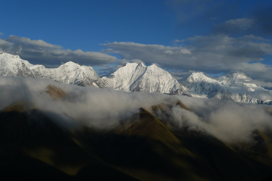 贡嘎雪山