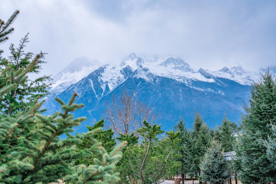 云南云龙雪山