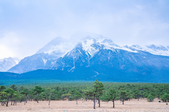 云南云龙雪山