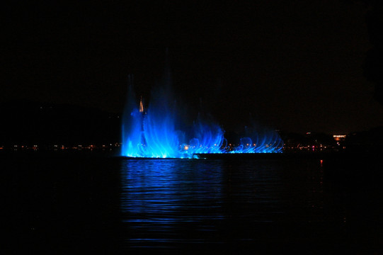 西湖音乐喷泉灯光秀