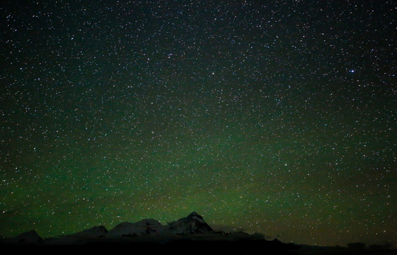 星空和雪山