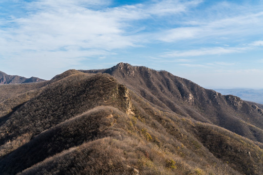 群山连绵