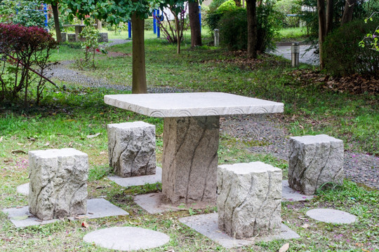 公园石桌凳