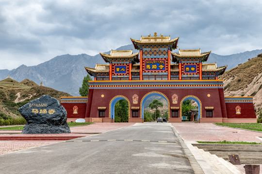 甘肃张掖马蹄寺