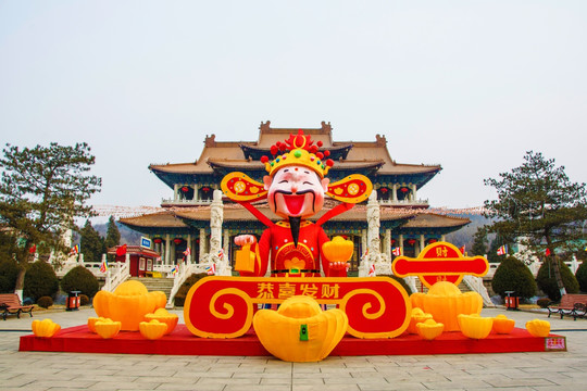 鞍山玉佛寺财神爷灯展日景