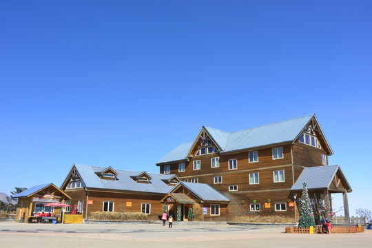 西岭雪山日月坪接待站 木楼宾馆