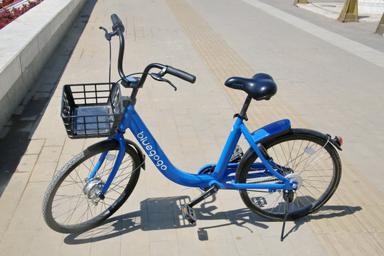 蓝色的共享单车