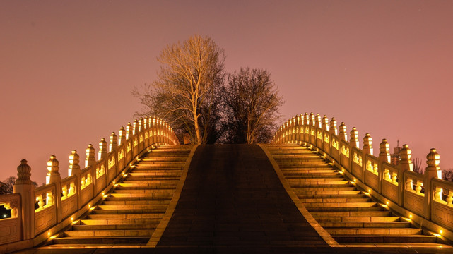 夜色石桥