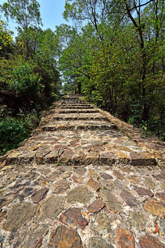 石板山路