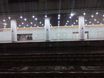 广州东站 站台 夜色