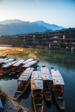 凤凰古城沱江雪景