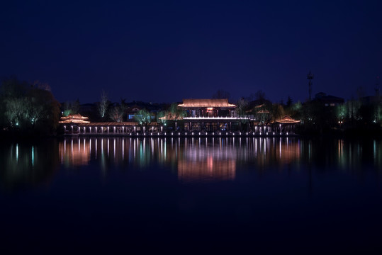 大明湖夜景