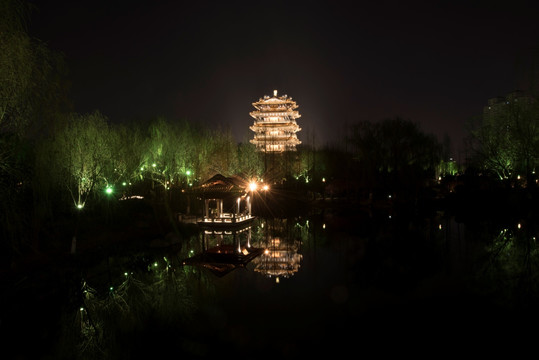 大明湖夜景