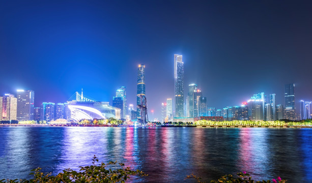 广州花城广场全景夜景