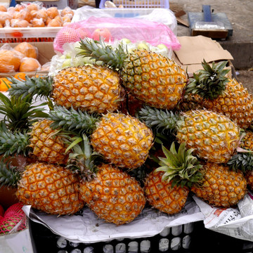 卖菠萝