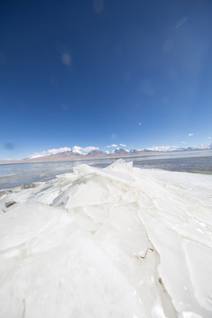 冰雪湖面