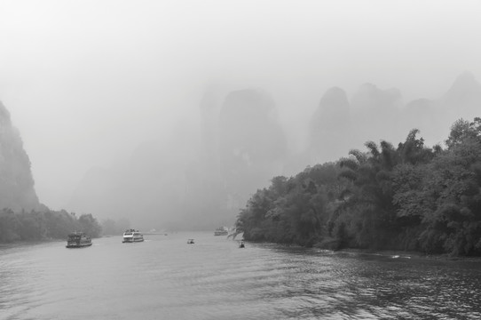 烟雨漓江