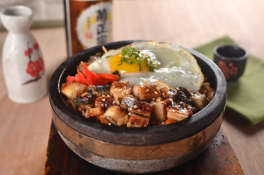 石鍋鰻魚飯