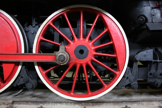 红色的火车传动车轮