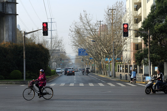 天山路