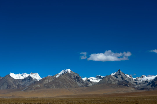 连绵的雪山