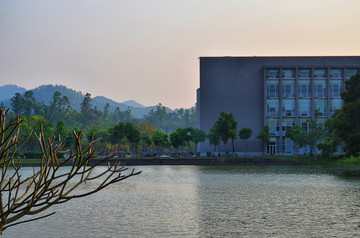 北京师范大学珠海校区乐育湖