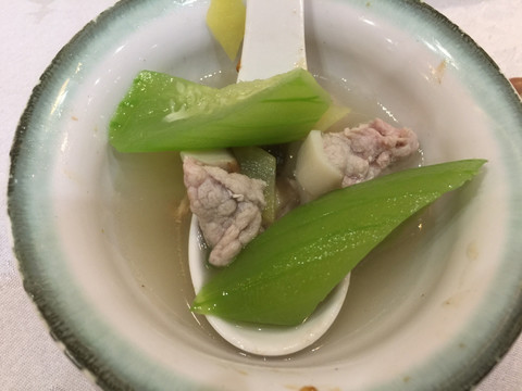 丝瓜肉骨头汤