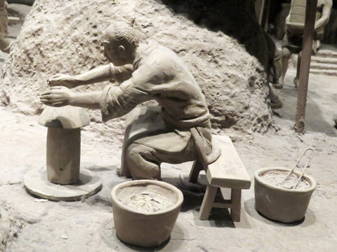 景德镇制瓷工艺流程 镟坯挖足