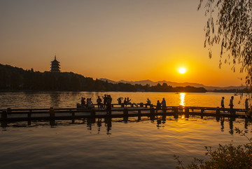 雷锋夕照