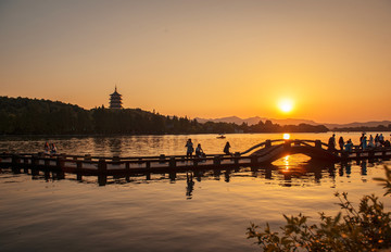 雷锋夕照