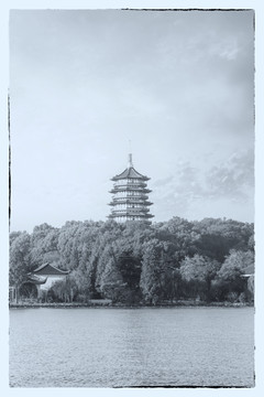 老杭州西湖雷峰塔黑白照片