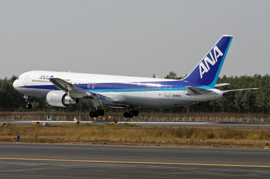 日本全日空 飞机降落