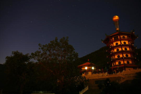 肇庆将军山风光夜景