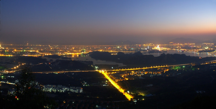 肇庆将军山风光夜景全景图