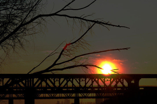 日落铁路桥