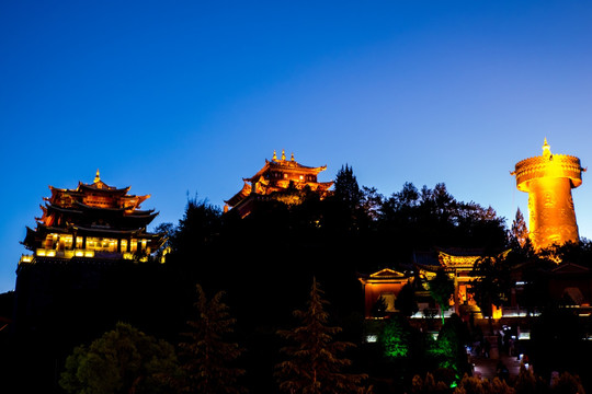 香格里拉龟山夜景