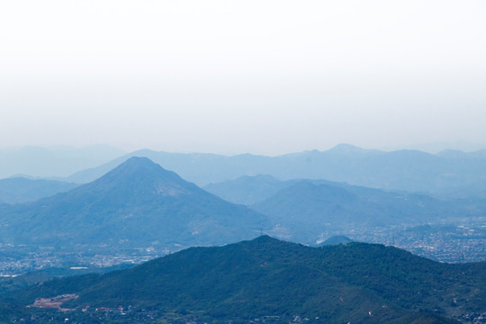 水墨群山