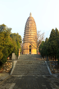 嵩山 嵩岳寺塔